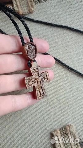 Крестик нательный деревянный