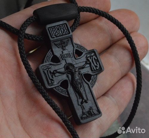 Крест из гренадила Новгородский